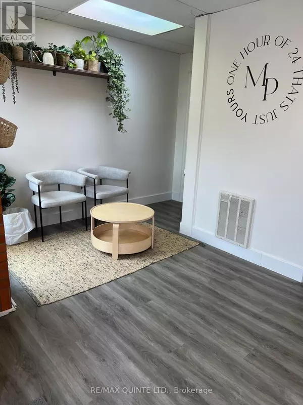 Quinte West (trenton Ward), ON K8V3V7,17 KING STREET