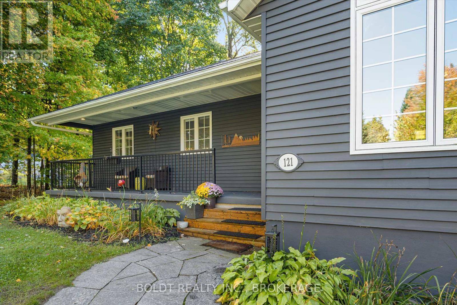 Bracebridge (monck (bracebridge)), ON P1L1A4,121 MEADOW HEIGHTS DRIVE