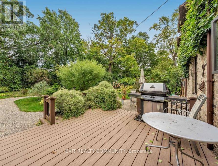 Sarnia, ON N7T6W4,142 CECIL STREET