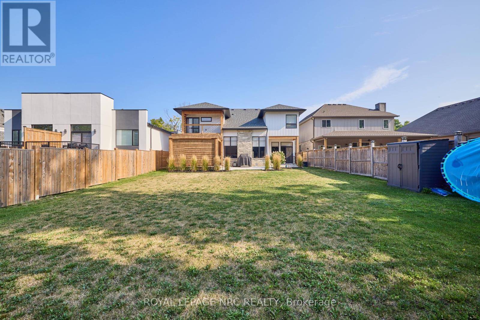 Welland (n. Welland), ON L3C0H3,8 HILDA STREET