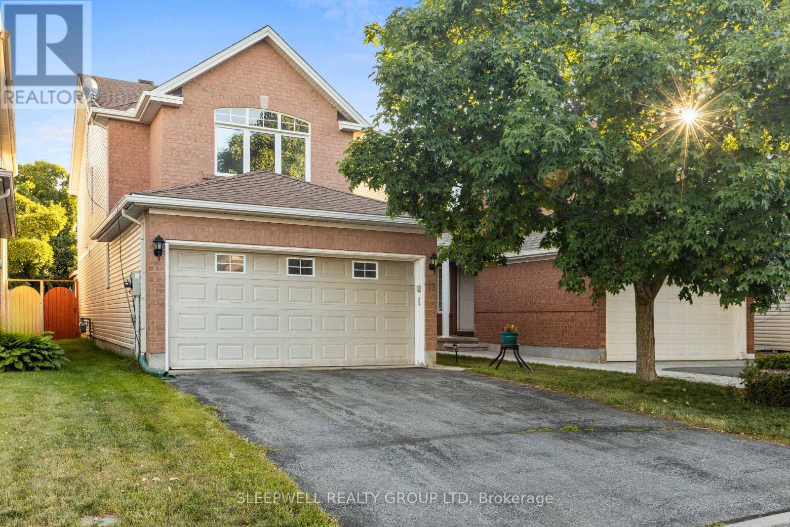 12 CEDAR PARK STREET, Ottawa, ON K2C4B3