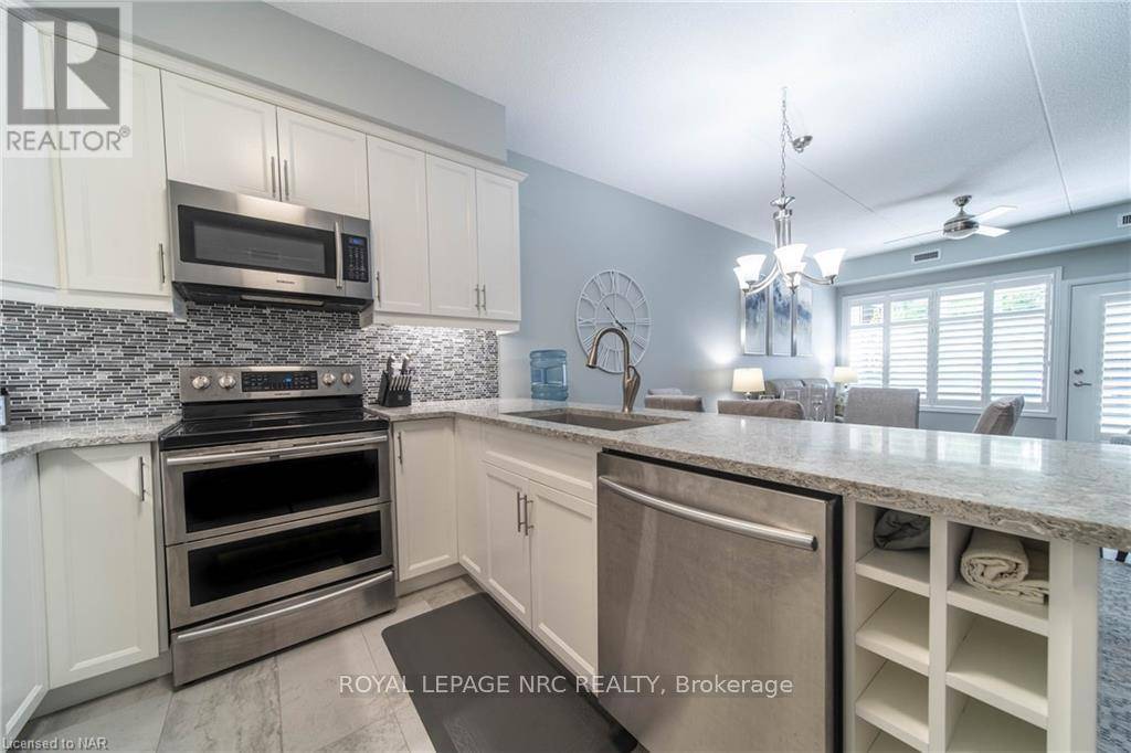 Niagara Falls (morrison), ON L2E6L4,4644 Pettit AVE #102