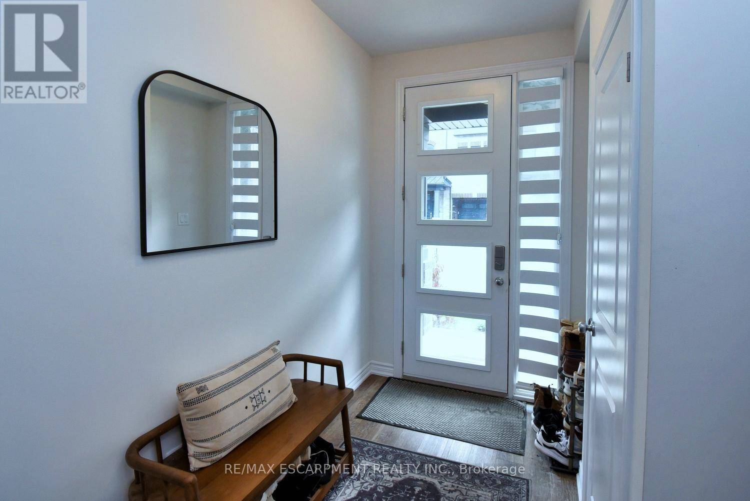 Hamilton (ancaster), ON L9G1N4,187 Wilson ST West #4