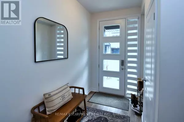 Hamilton (ancaster), ON L9G1N4,187 Wilson ST West #4