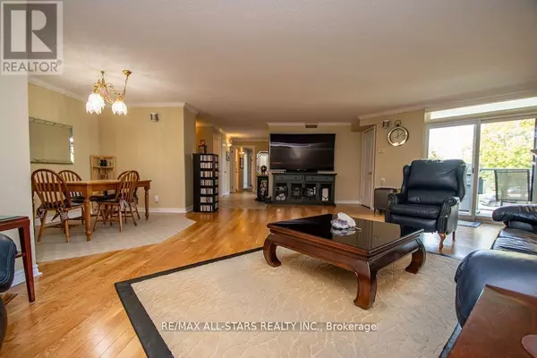 Kawartha Lakes (lindsay), ON K9V6E8,51 Rivermill BLVD #305