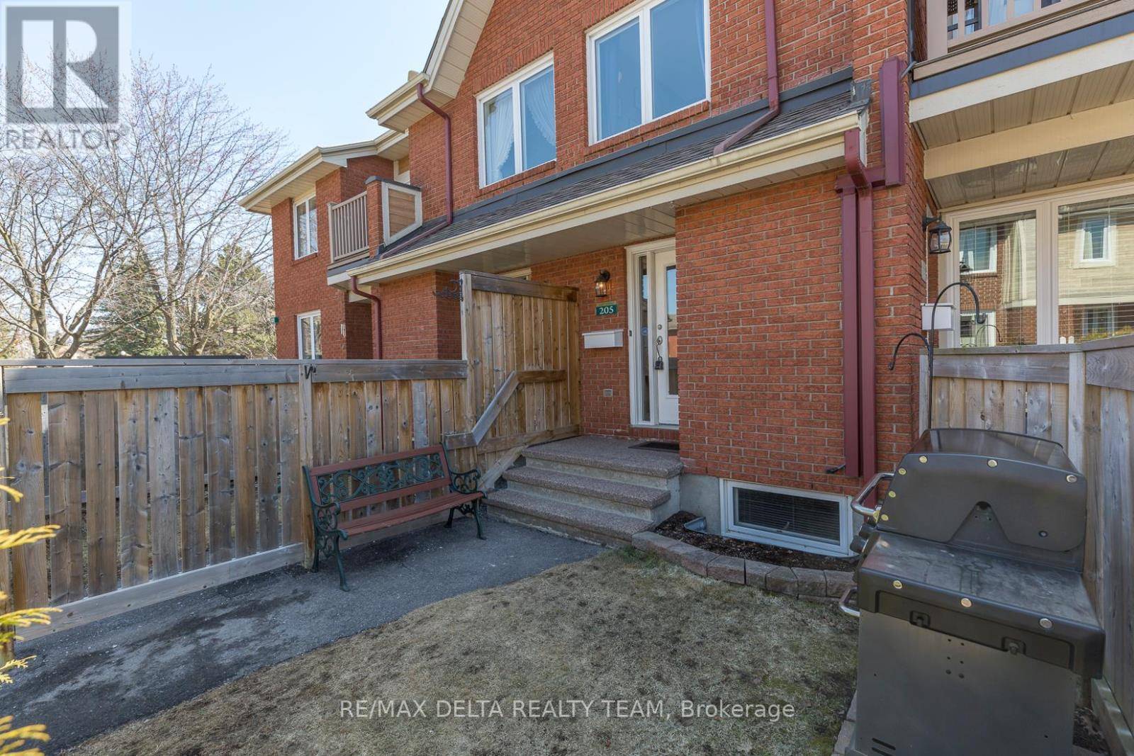 Ottawa, ON K4A2C9,520 Canteval TER #205