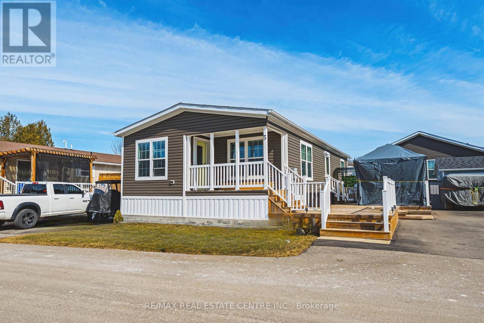 Puslinch, ON N0B2J0,5 SUMAC STREET
