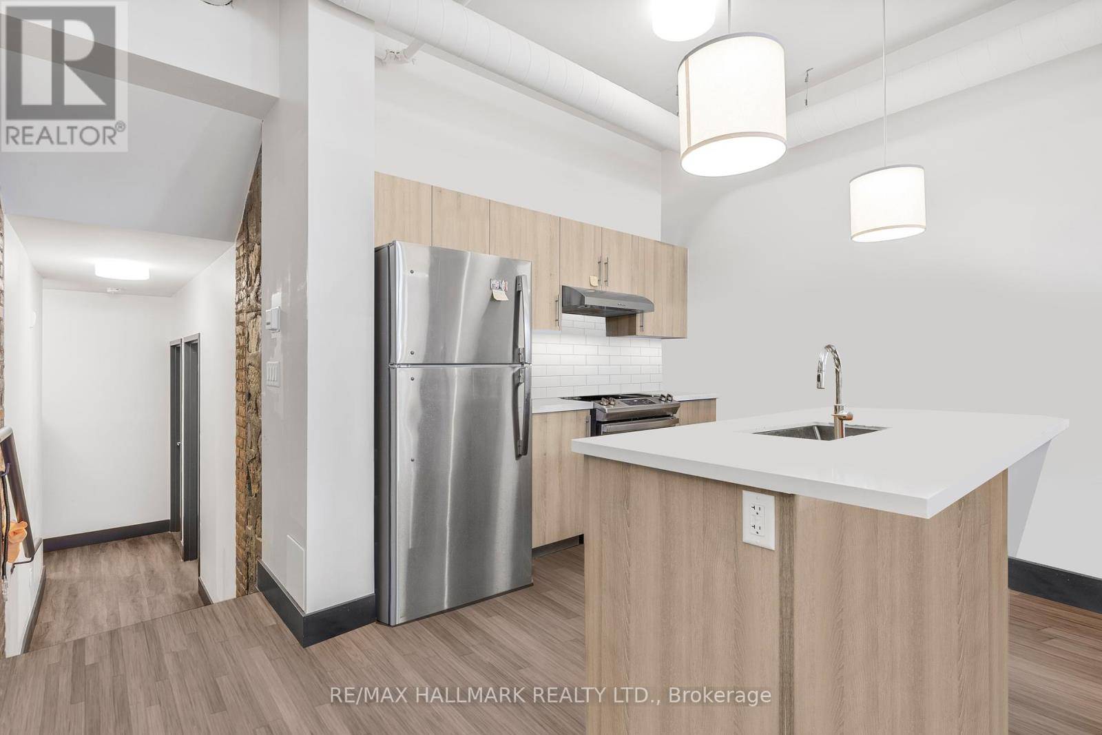 Hamilton (beasley), ON L8N1A9,121 KING ST East #308
