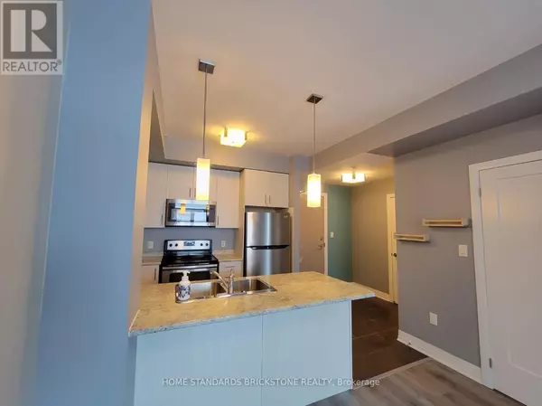 Grimsby (grimsby Beach), ON L3M0G6,10 Concord PL #323