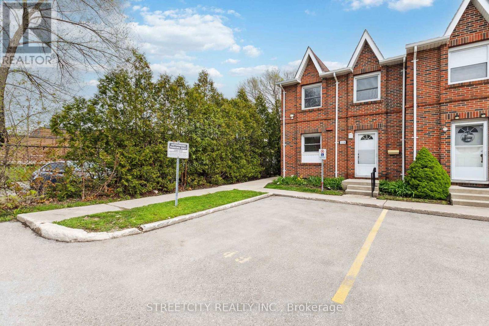 London South (south S), ON N6E1B2,1118 SOUTHDALE ROAD E