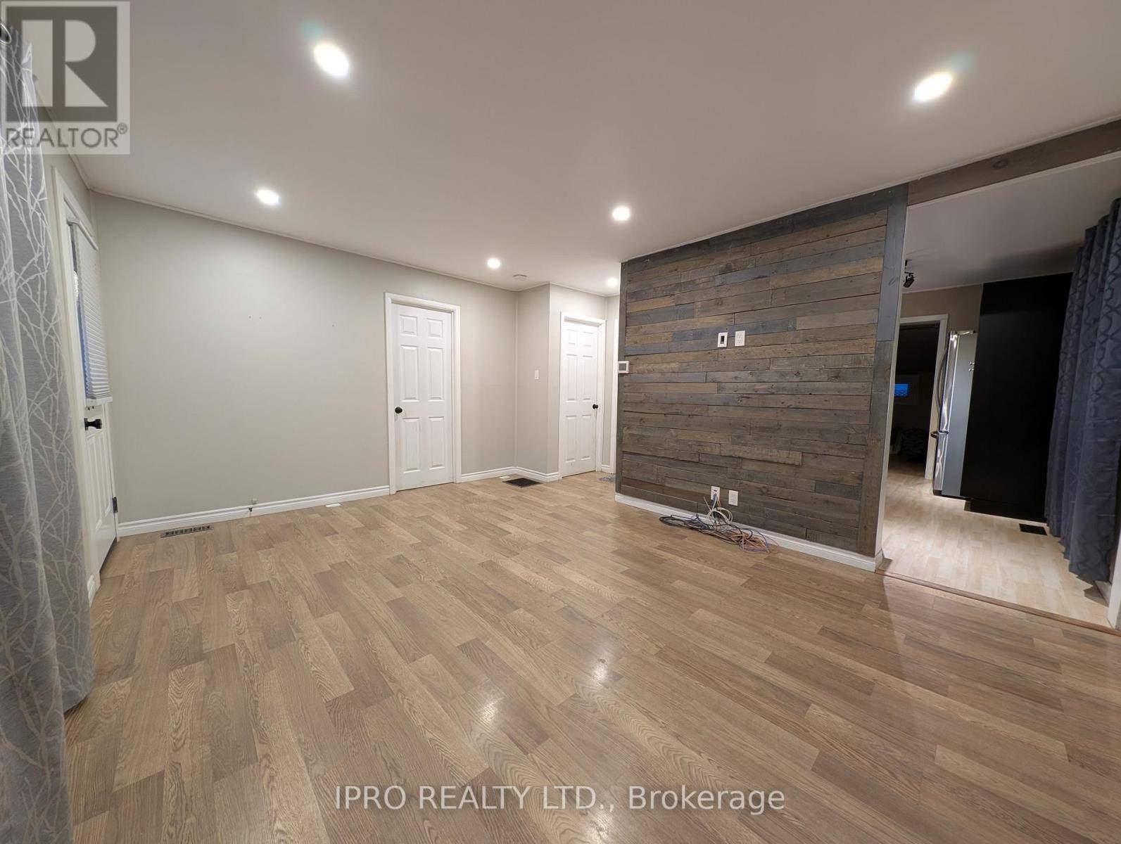 Cambridge, ON N3H4K1,145 EBY STREET