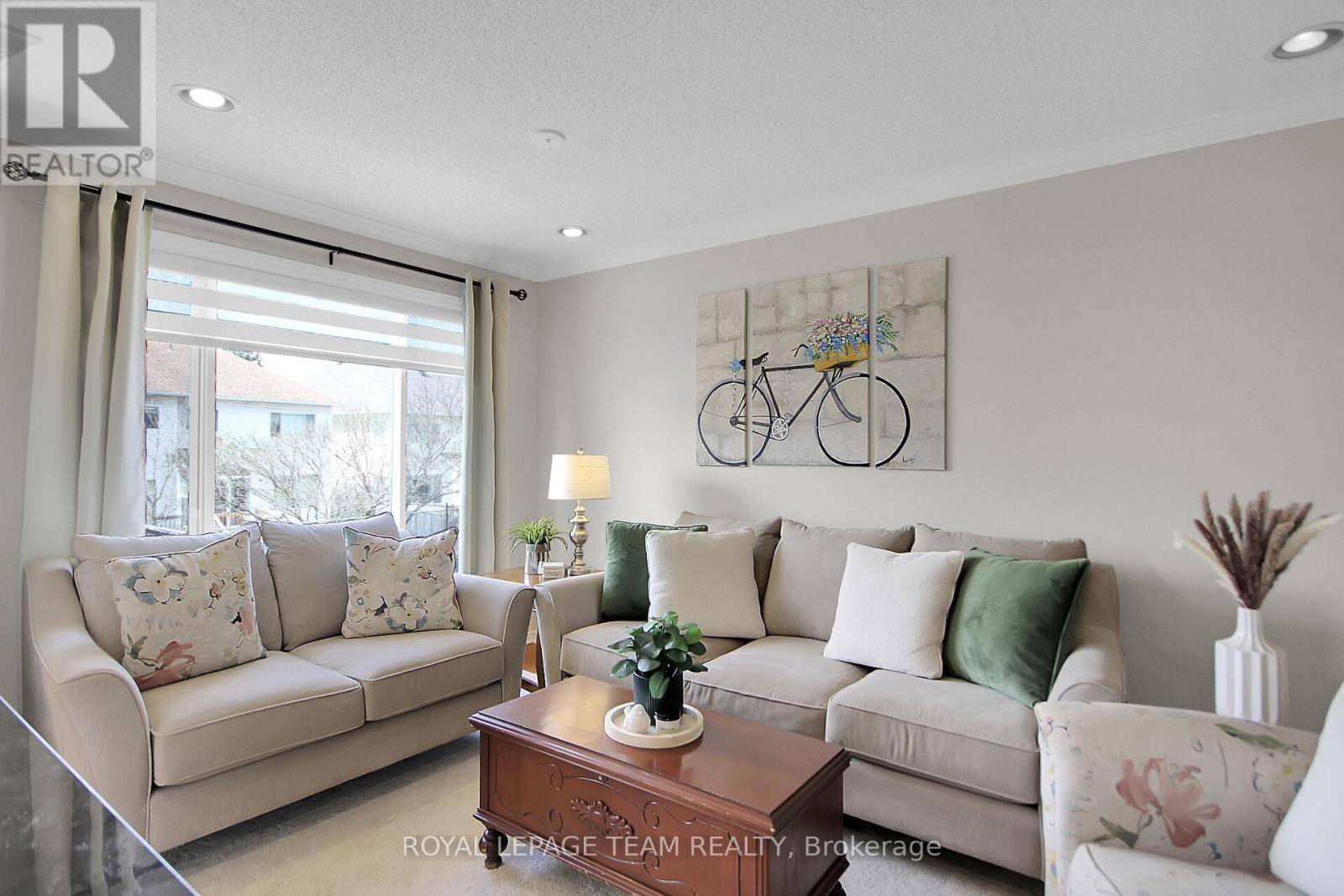 Ottawa, ON K2M2T6,484 MEADOWBREEZE DRIVE