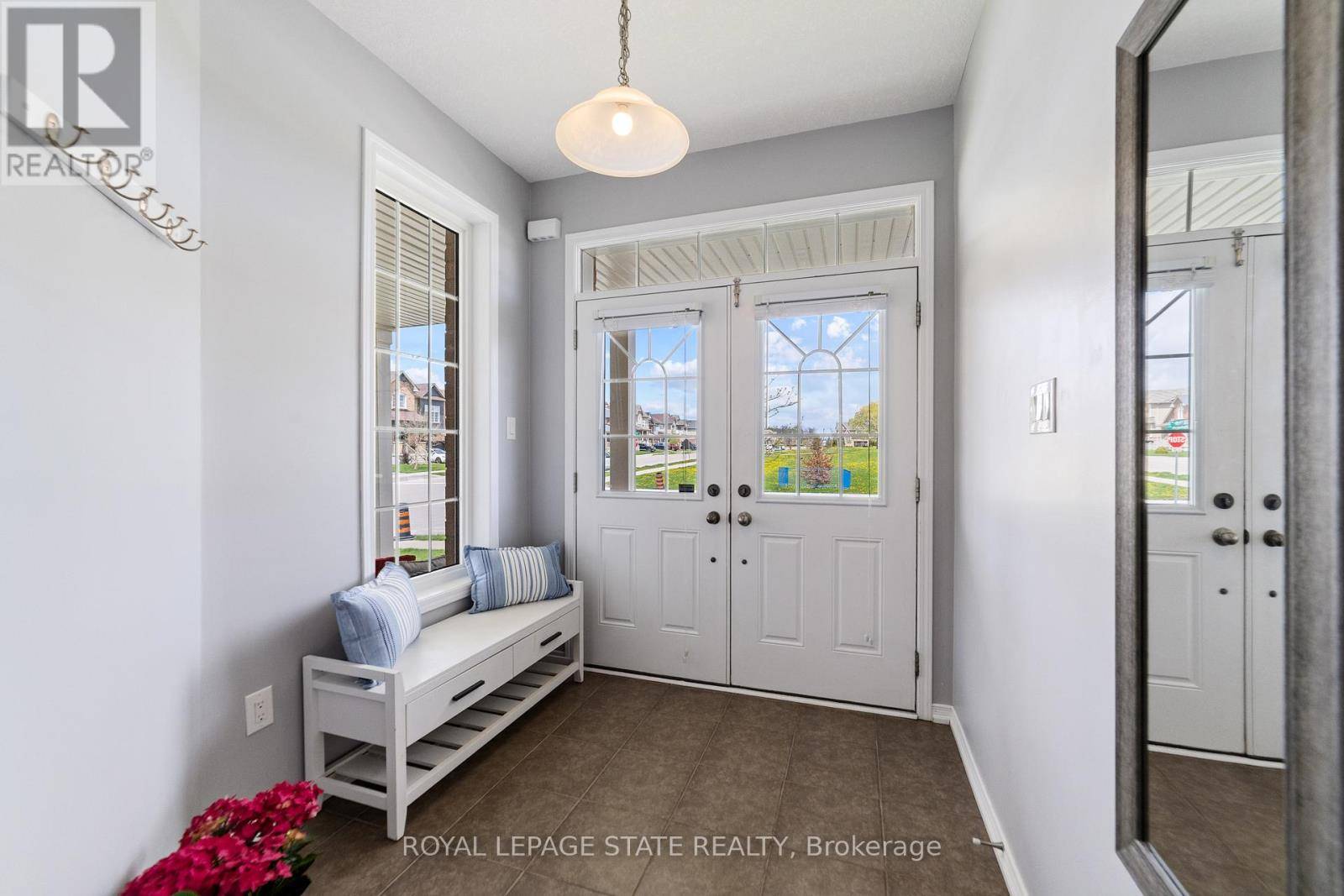 Hamilton (binbrook), ON L0R1C0,4 TINLIN DRIVE