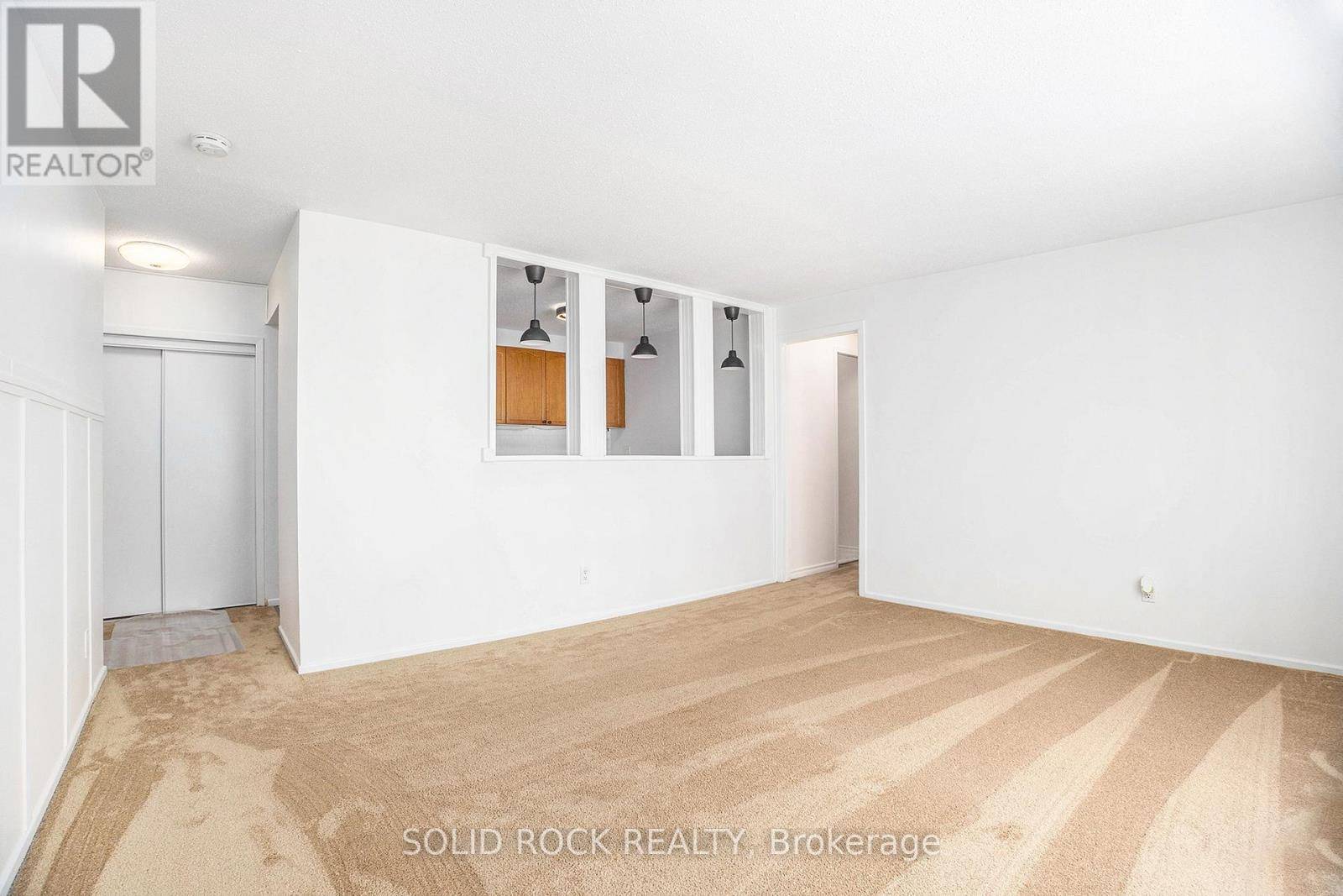 Ottawa, ON K1J7T7,47 Sumac ST #14