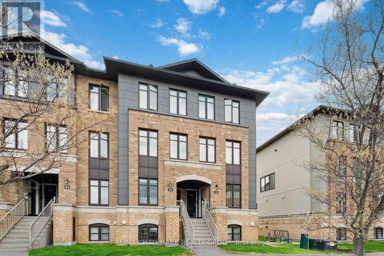 162 Bluestone Private #14, Ottawa, ON K4A0X7