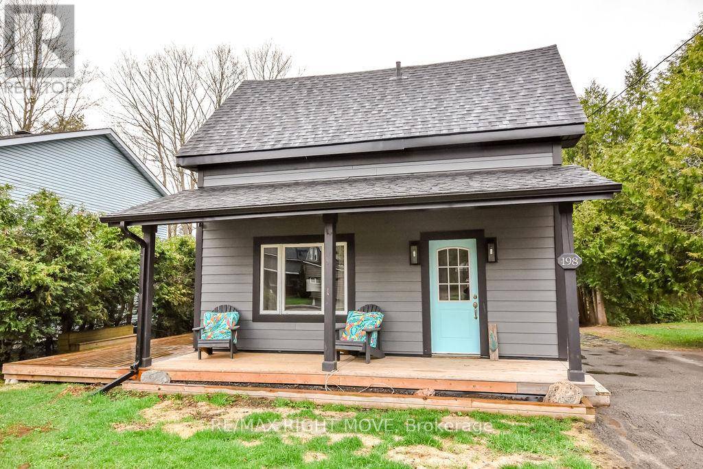 Bracebridge (macaulay), ON P1L1H8,198 WOODCHESTER AVENUE