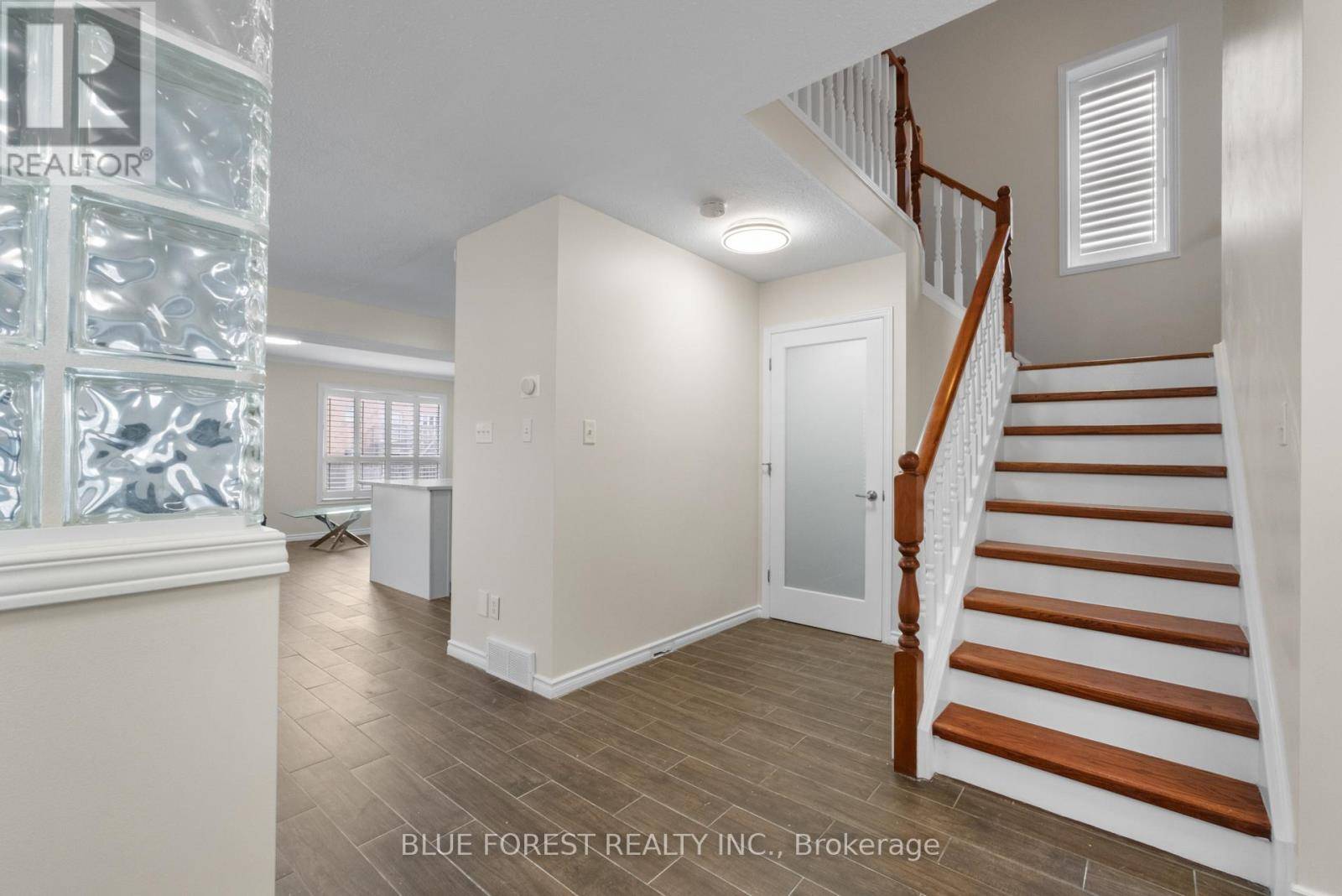 London South (south U), ON N6M1L1,3053 MEADOWGATE BOULEVARD