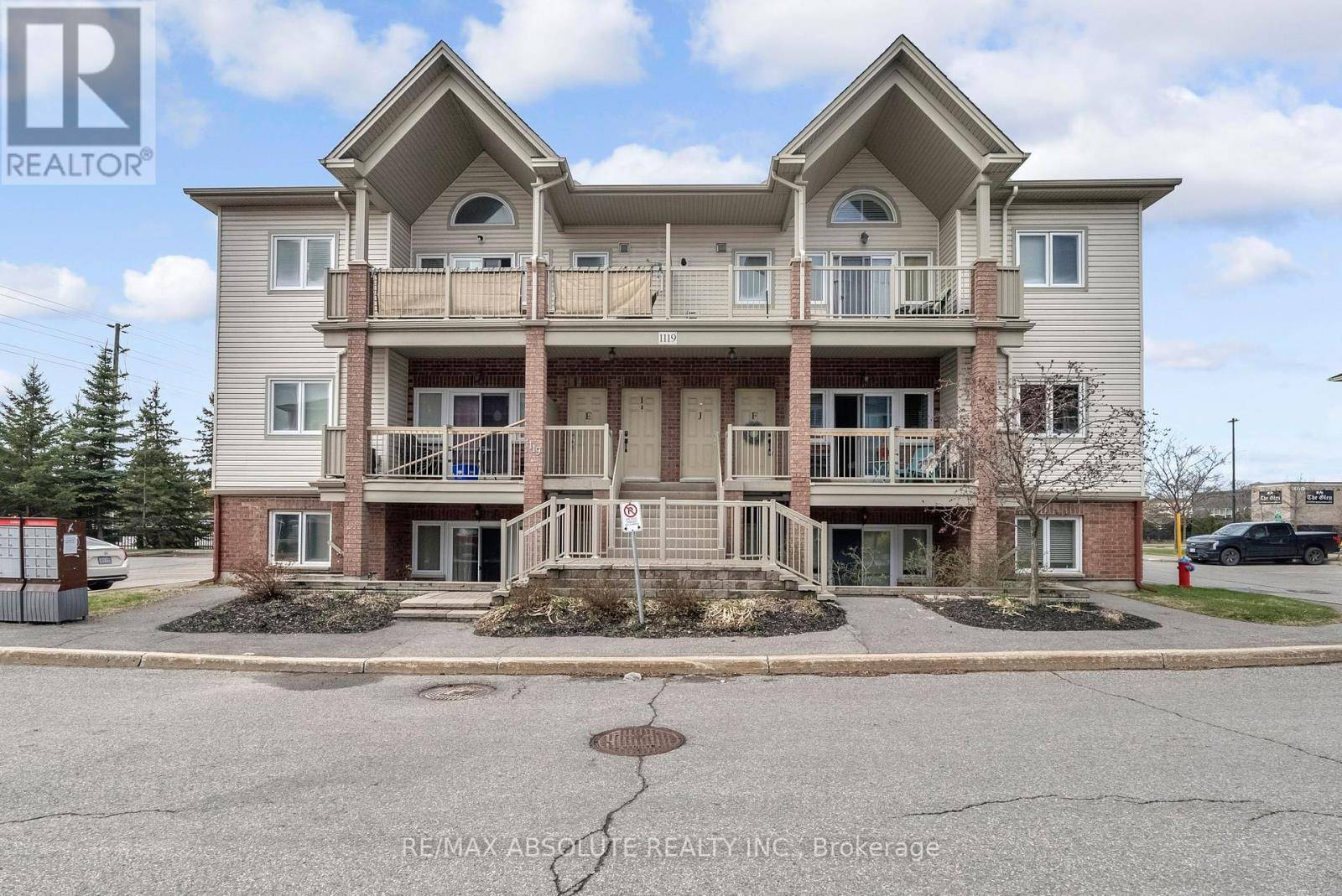 Ottawa, ON K2S0C9,1119 Stittsville Main ST #F