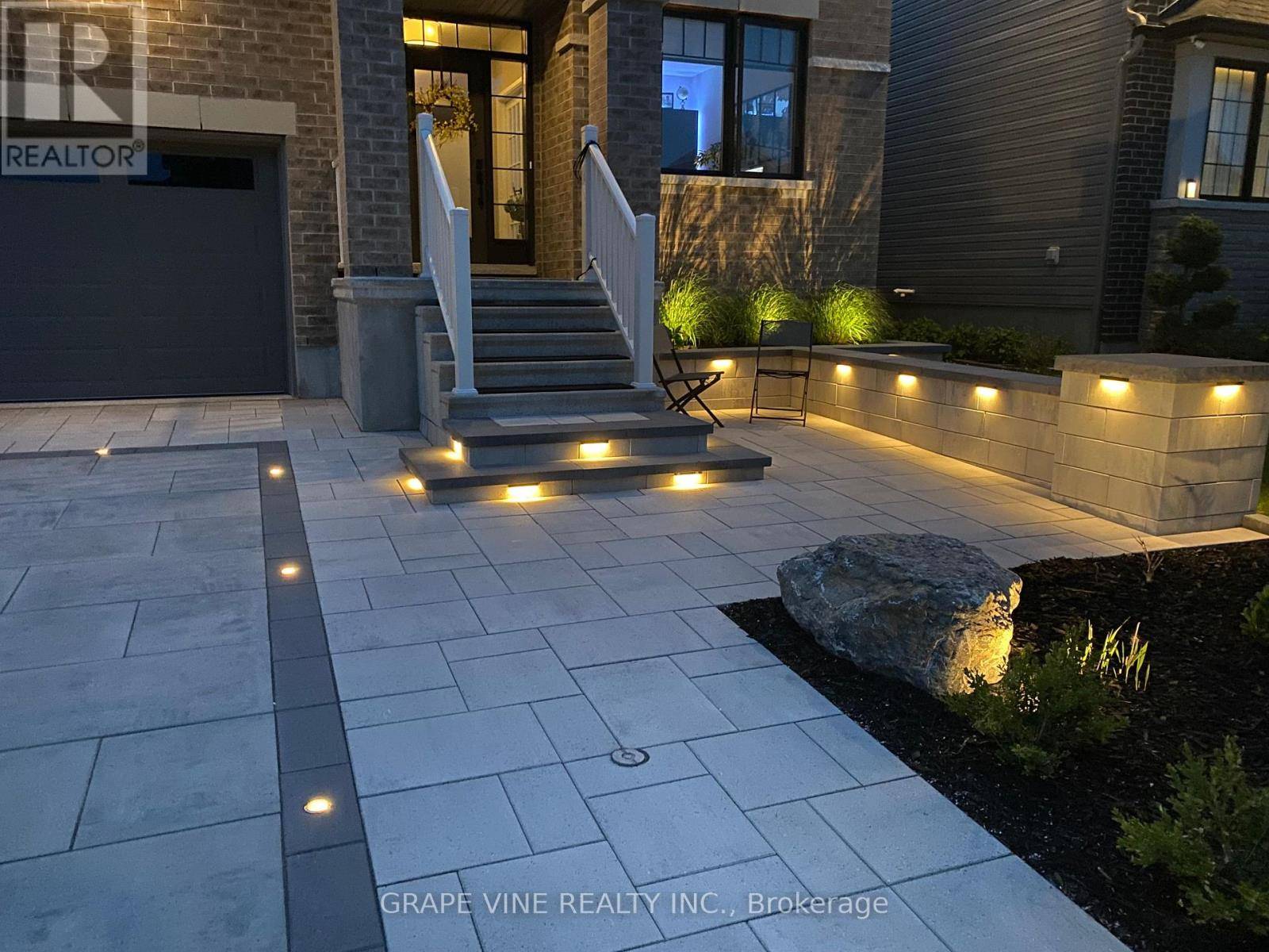 Ottawa, ON K2S2J1,316 EAGLEHEAD CRESCENT