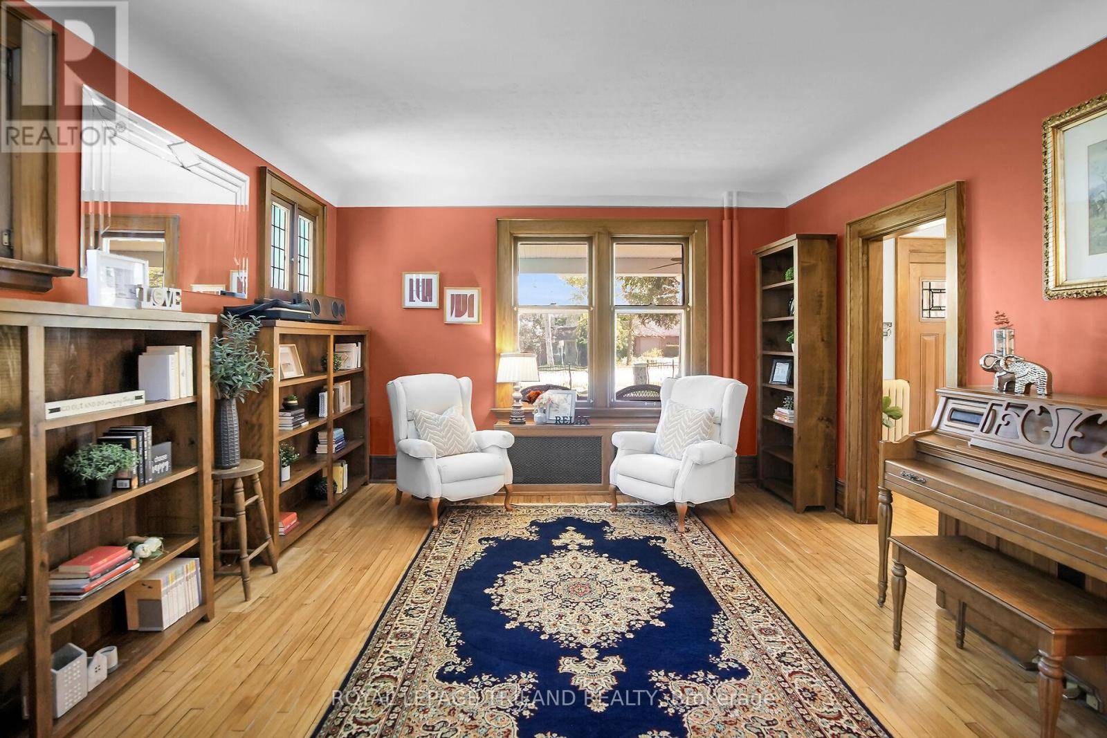 London North (north P), ON N6H2S8,825 RIVERSIDE DRIVE