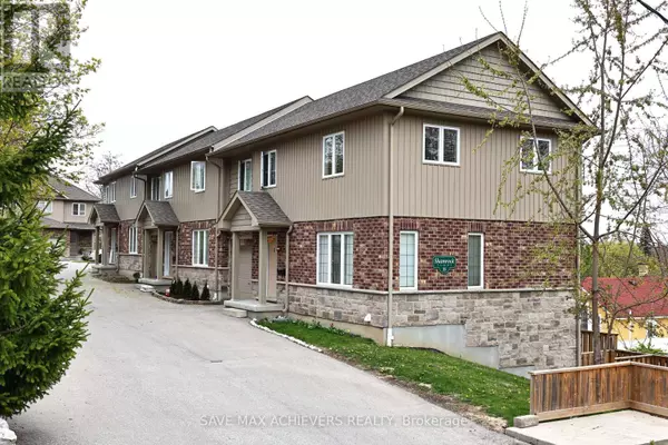 Cambridge, ON N3C1H9,35 Shamrock ST #3