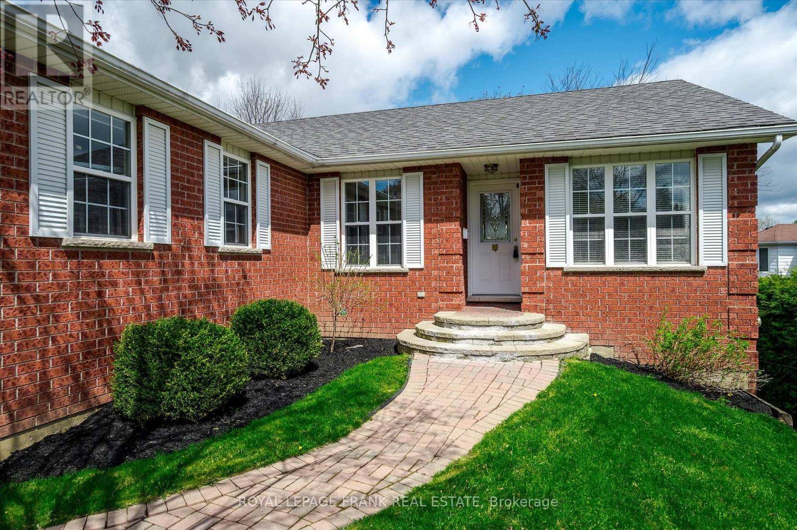 Peterborough West (south), ON K9K2C5,1606 RAMBLEWOOD DRIVE