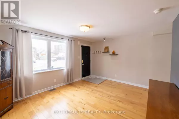 Ottawa, ON K1L6K3,292 RICHELIEU AVENUE