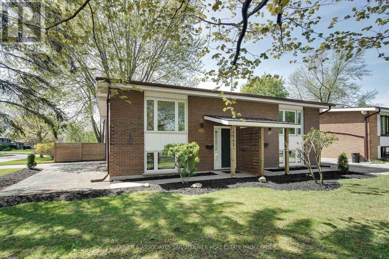 London East (east D), ON N5Z2N6,1243 SORREL STREET