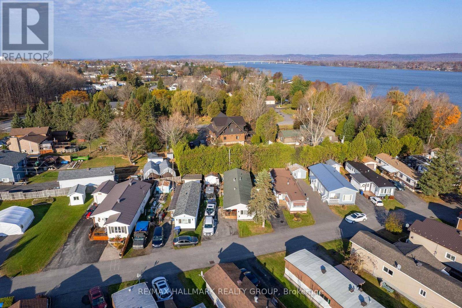 307 FRONT RD #3, Hawkesbury, ON K6A2T1