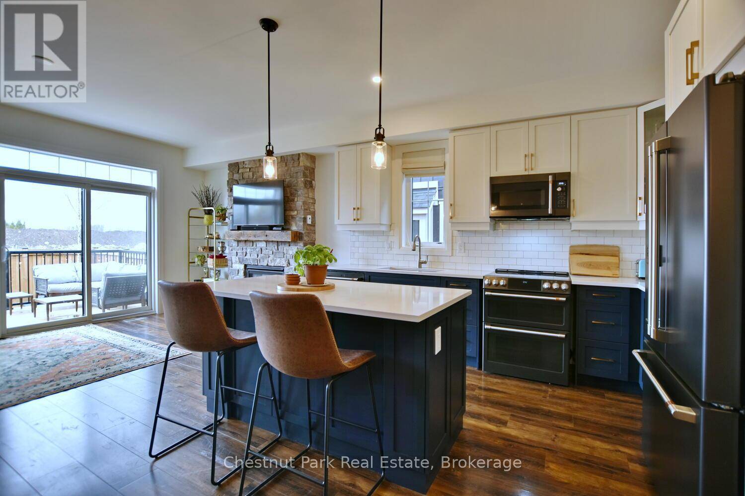 Blue Mountains, ON L9Y0Z3,146 RED PINE STREET