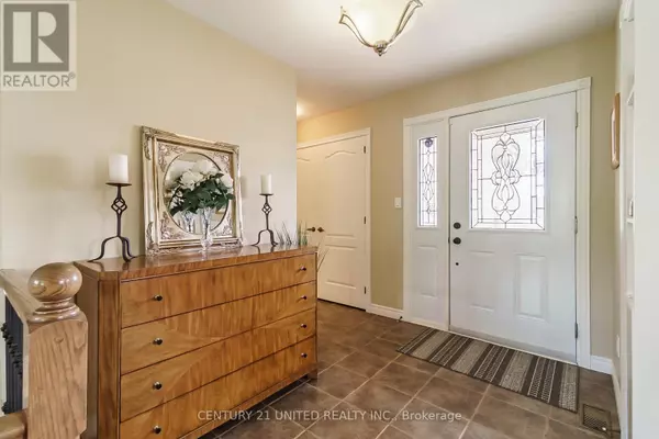 Peterborough North (university Heights), ON K9L0B3,227 Carnegie AVE #4