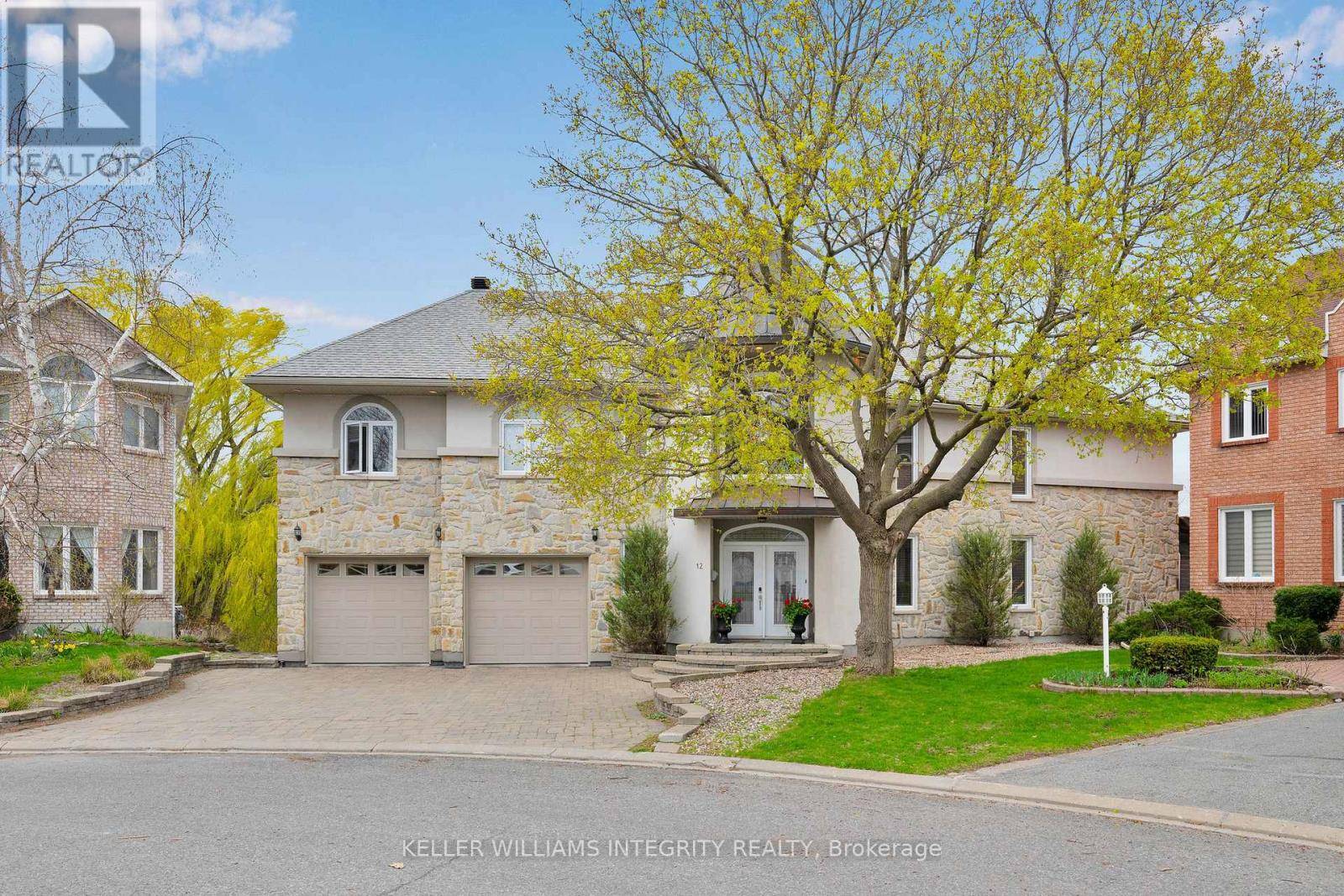 Ottawa, ON K2C3Y8,12 RIDEAU SHORE COURT