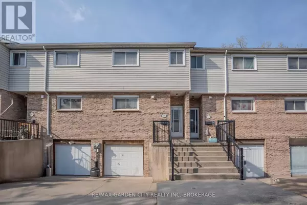 149 St. Catharines ST #15, West Lincoln (smithville), ON L0R2A0