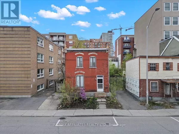 Ottawa, ON K1N5M8,168-174 MURRAY STREET