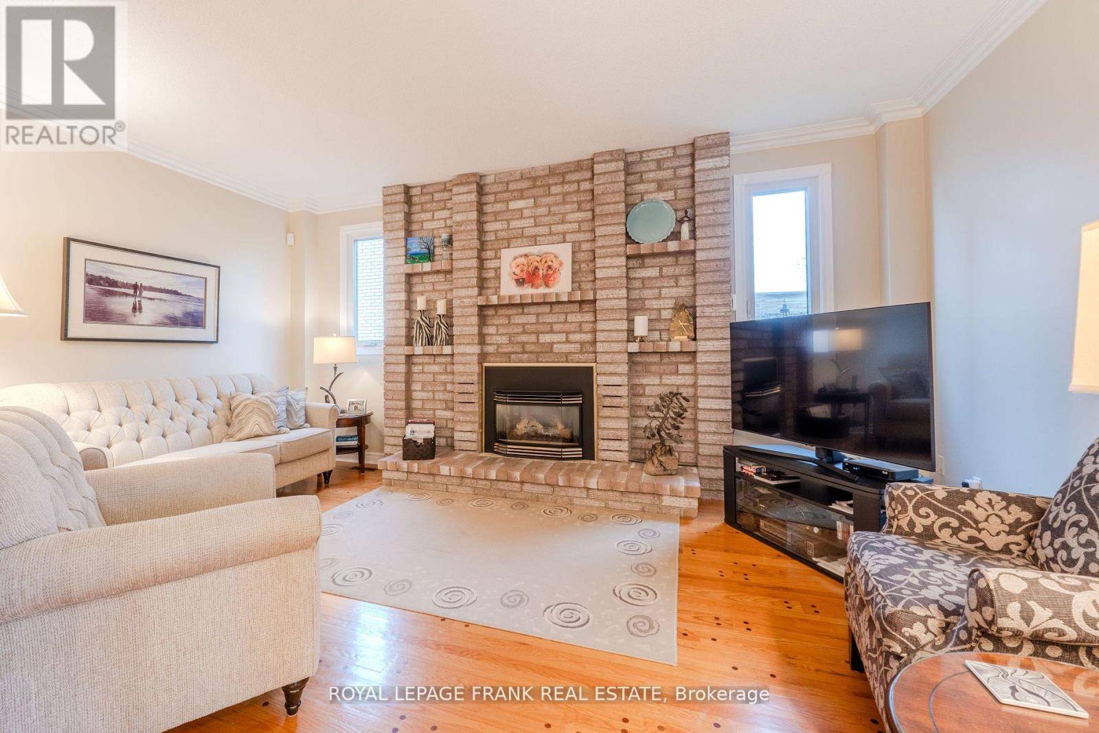 Kawartha Lakes (lindsay), ON K9V5T3,1 DUNSFORD COURT