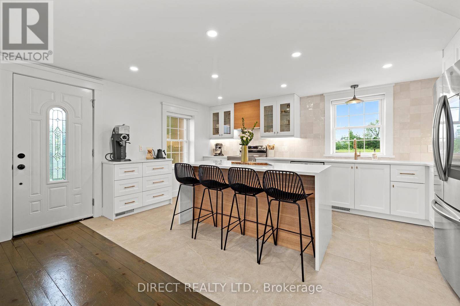 Greater Napanee (greater Napanee), ON K0K1X0,676 DESERONTO ROAD