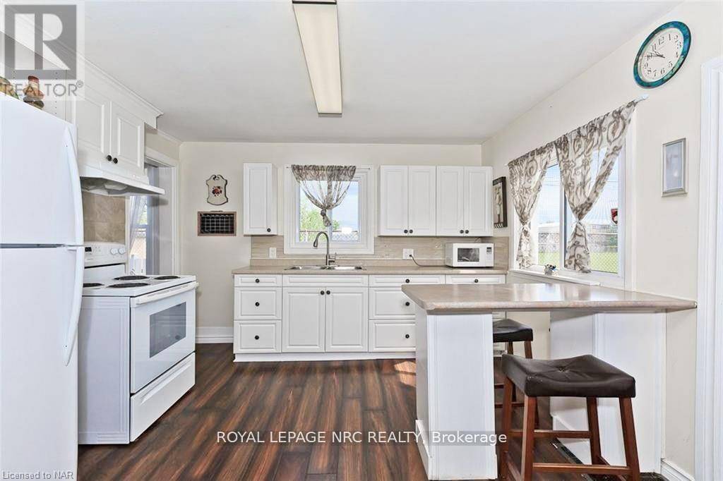 Welland (welland Downtown), ON L3B2S8,144 West Burgar ST South #.