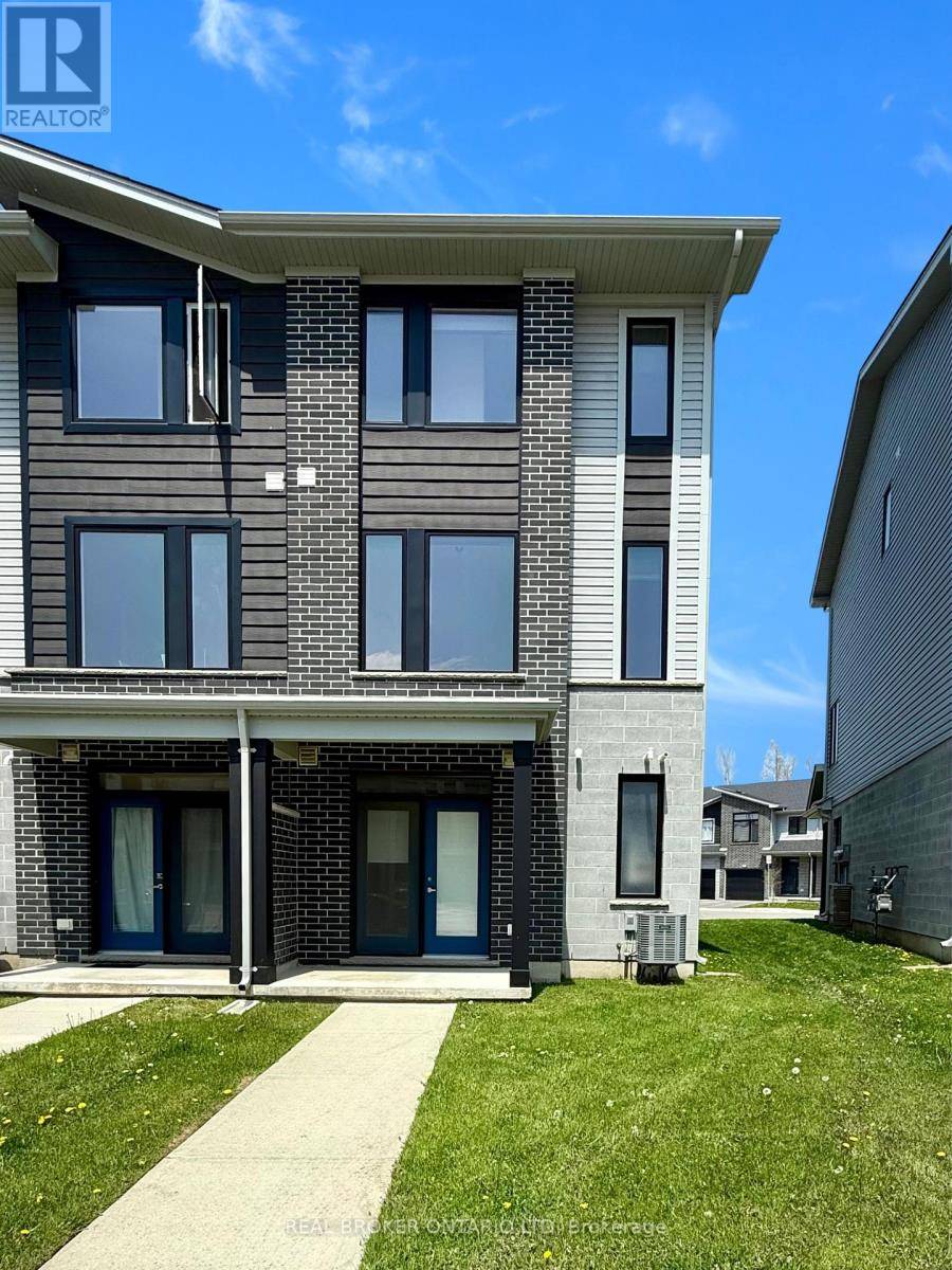 London East (east D), ON N5V0C5,177 EDGEVALLEY RD #164