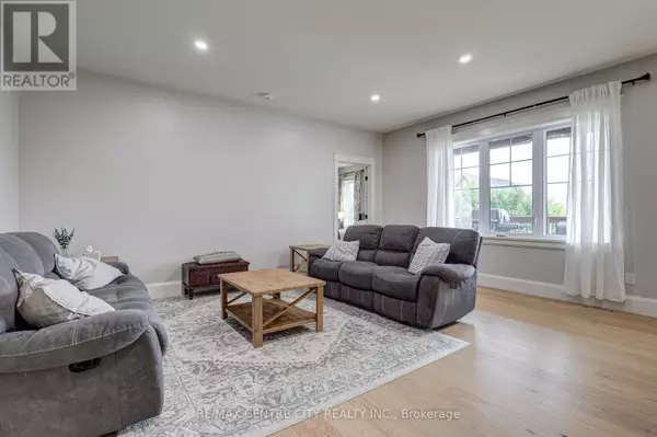 Bayham (vienna), ON N0J1Z0,8 OAK STREET