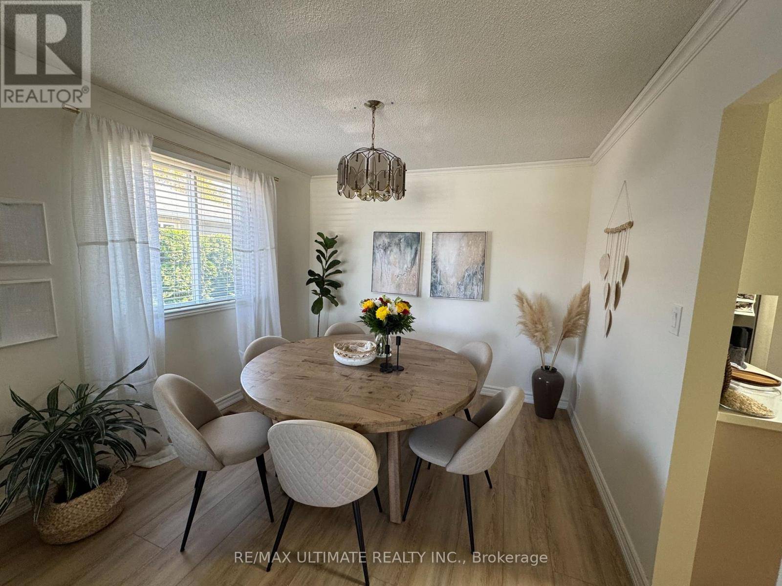 St. Catharines (grapeview), ON L2S3J3,12 STONEY BROOK CRESCENT
