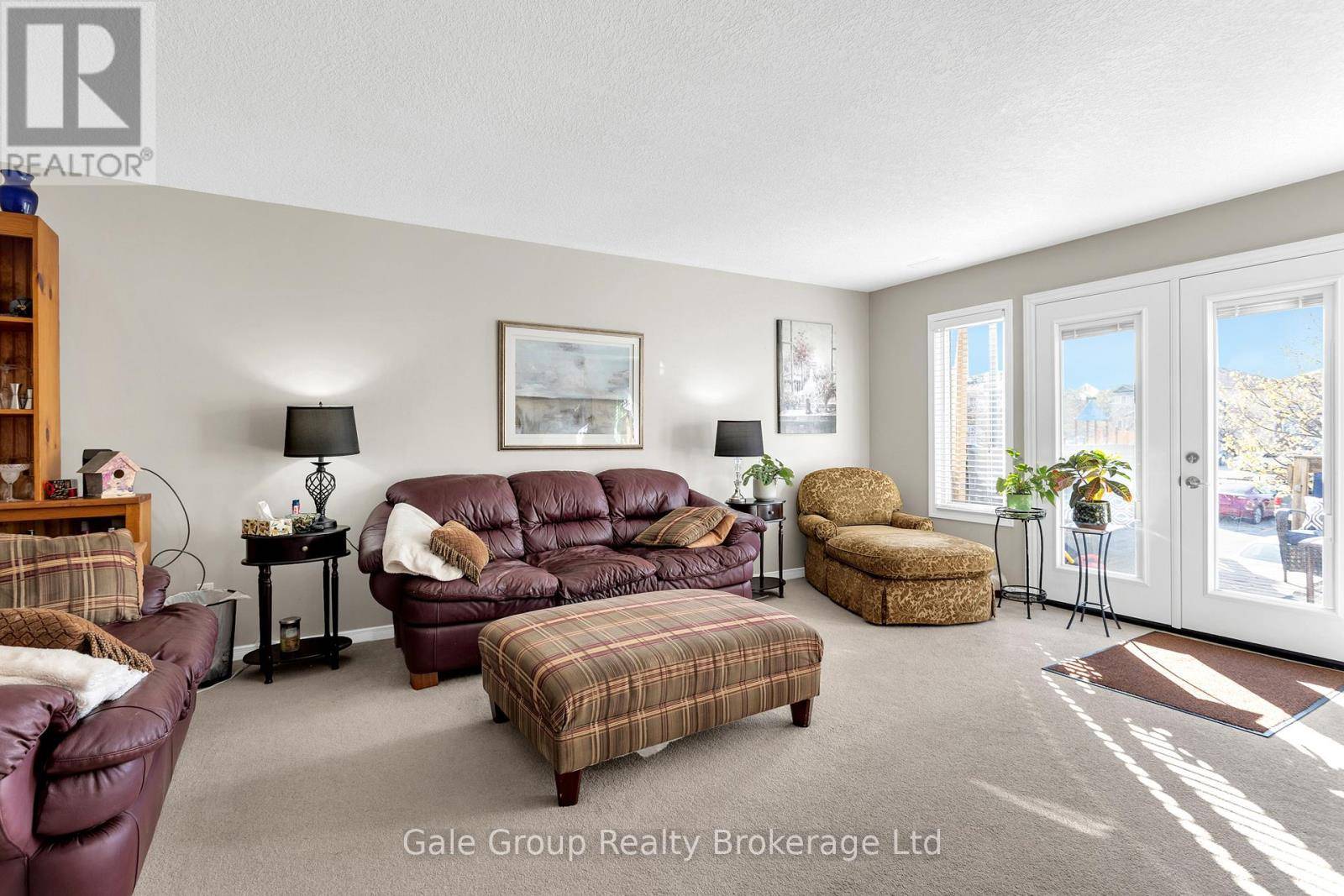 Kitchener, ON N2E0A3,50 Howe DR #19A