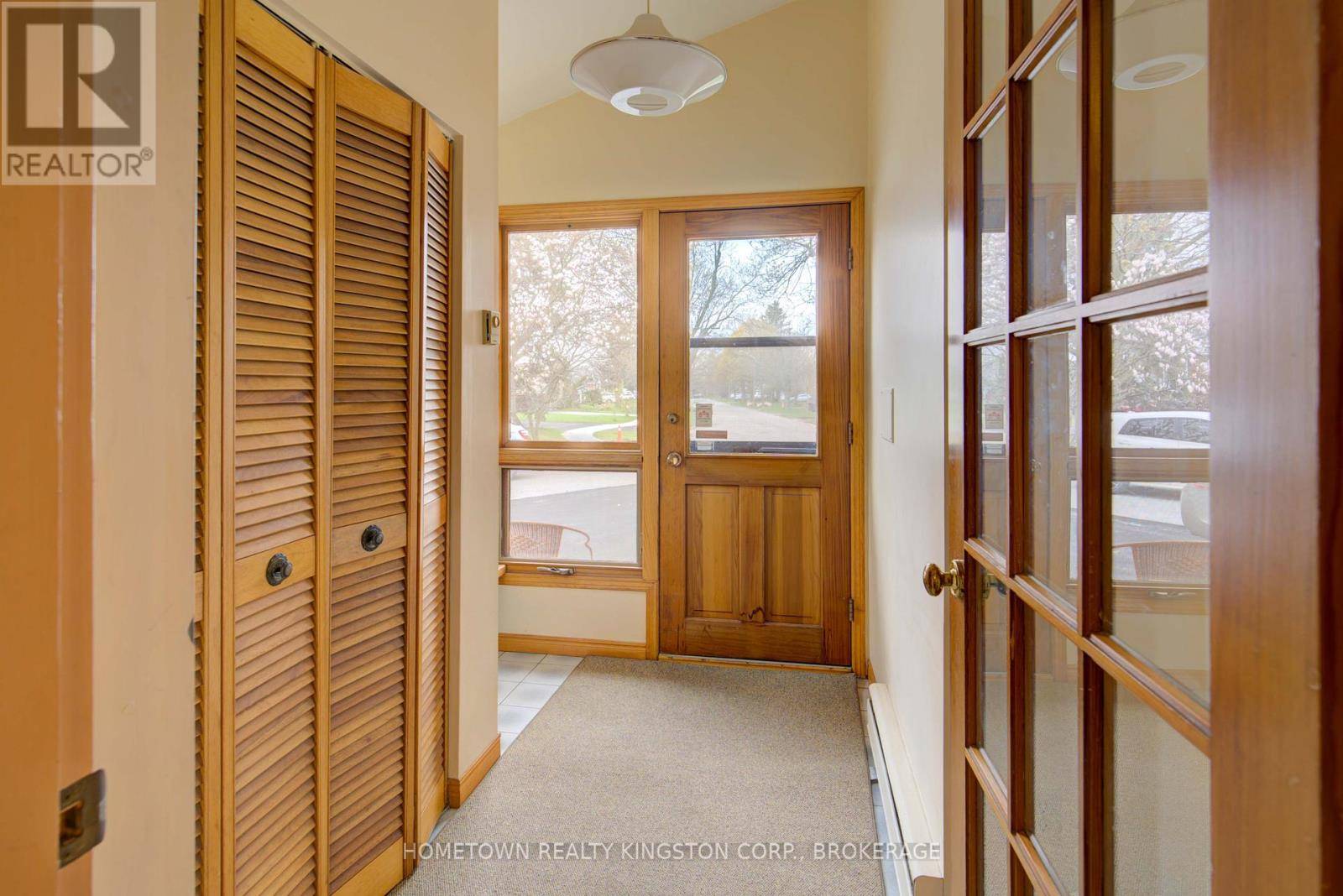 Kingston (central City West), ON K7M2V7,59 HOLLAND CRESCENT