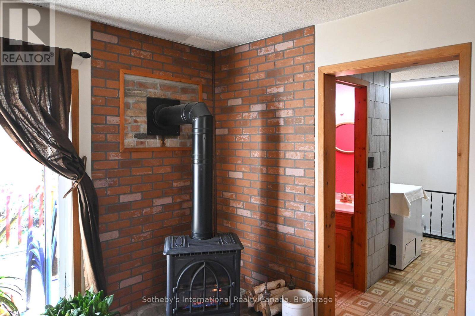 Parry Sound, ON P2A1K5,74 CASCADE STREET
