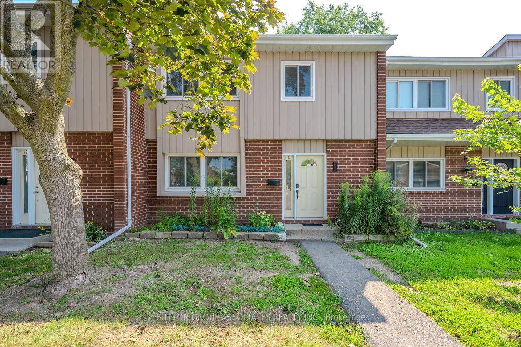 121 University AVE East #18, Waterloo, ON N2J4J1