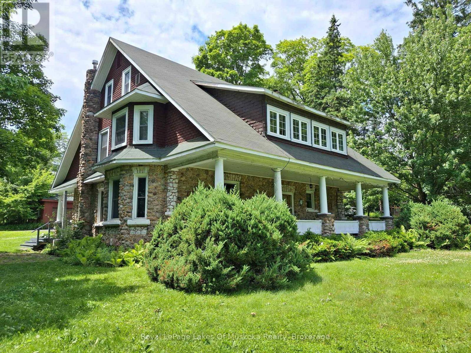 21 KING STREET, Huntsville, ON P1H1X6