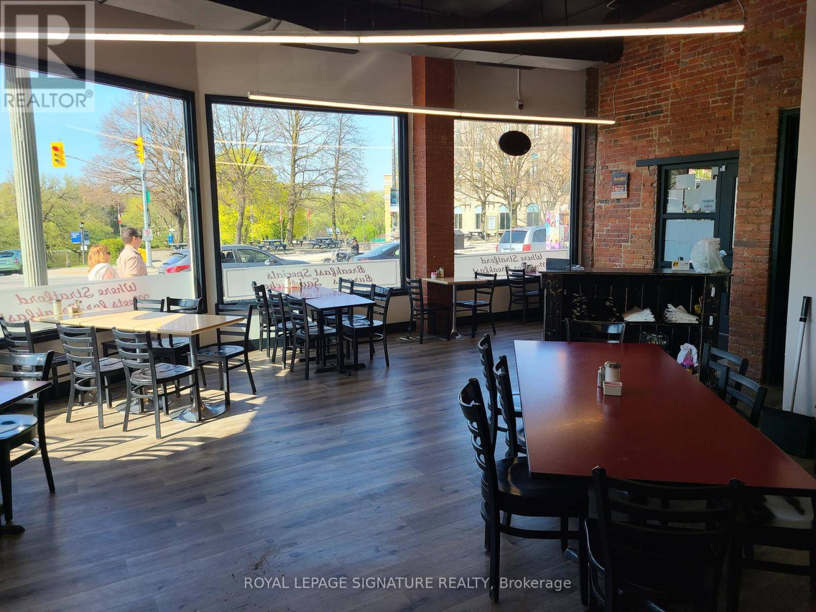 Stratford, ON N5A7K4,10 DOWNIE STREET