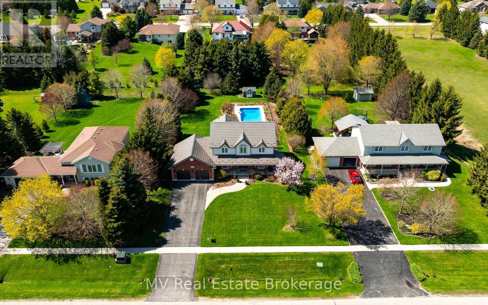 Centre Wellington (fergus), ON N1M3N6,845 ST. GEORGE STREET E
