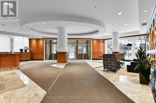 Ottawa, ON K1N0B7,242 Rideau ST #301