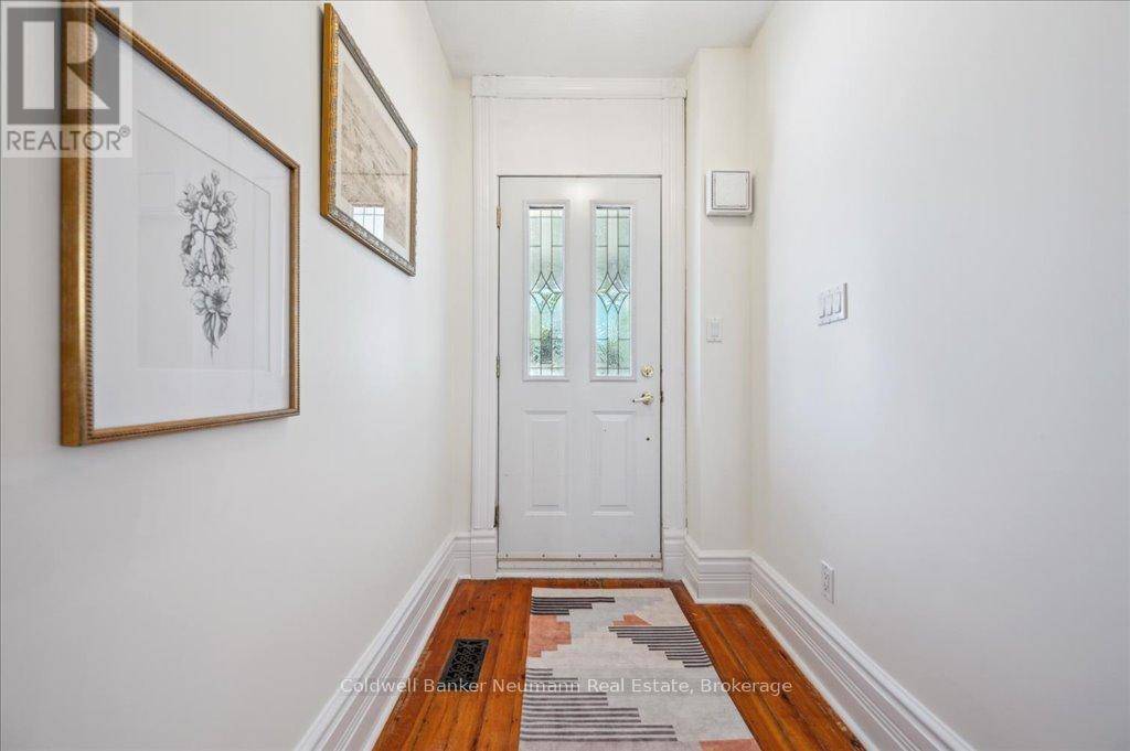 Guelph (junction/onward Willow), ON N1H2K3,298 SUFFOLK STREET W