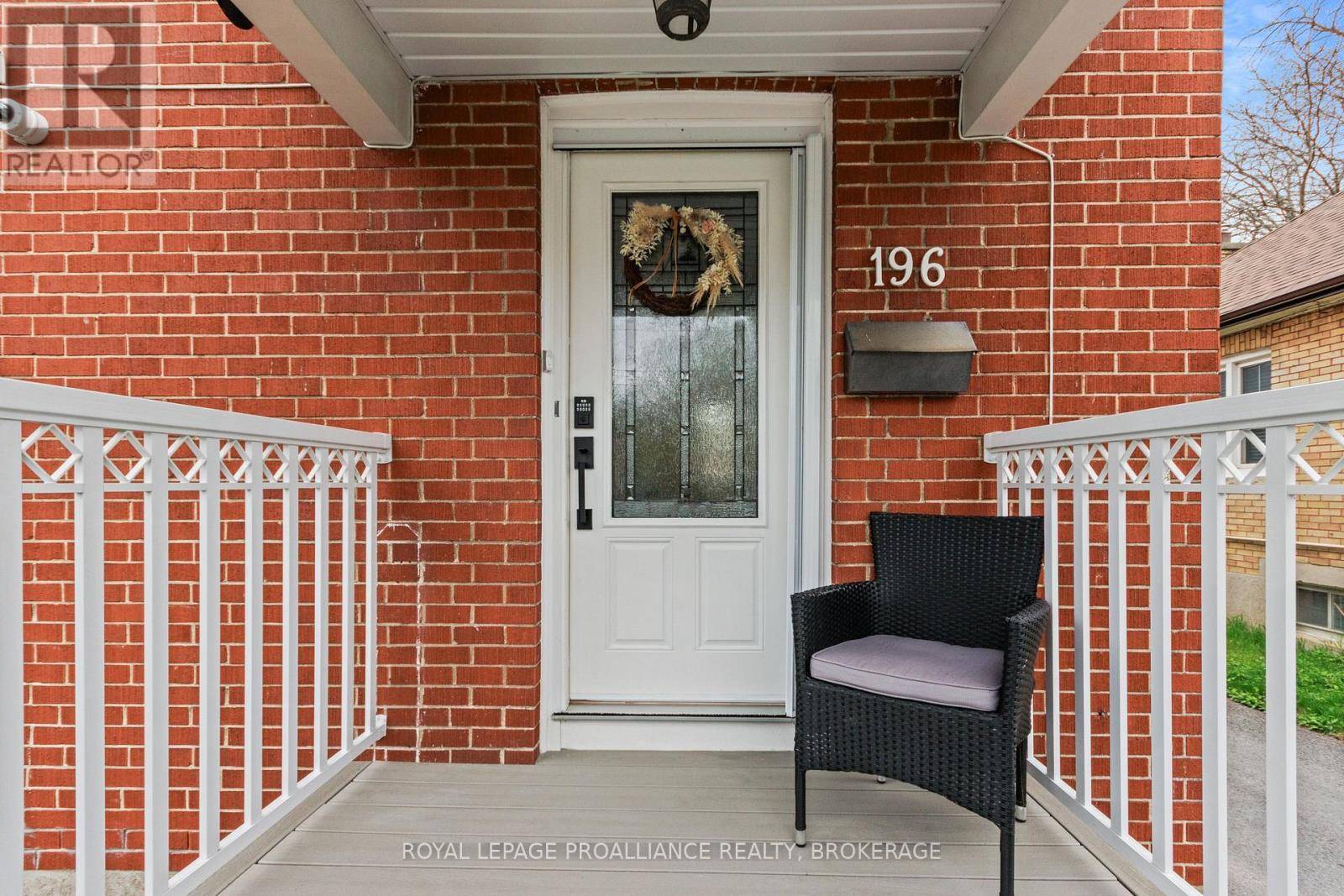 Kingston (central City East), ON K7L4H8,196 WILLINGDON AVENUE